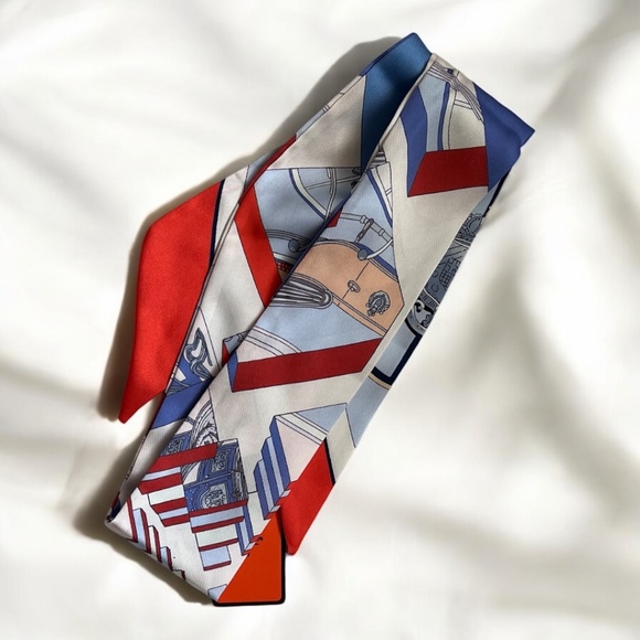 Silk Scarf Classic Horse Design - Picture 1 of 3